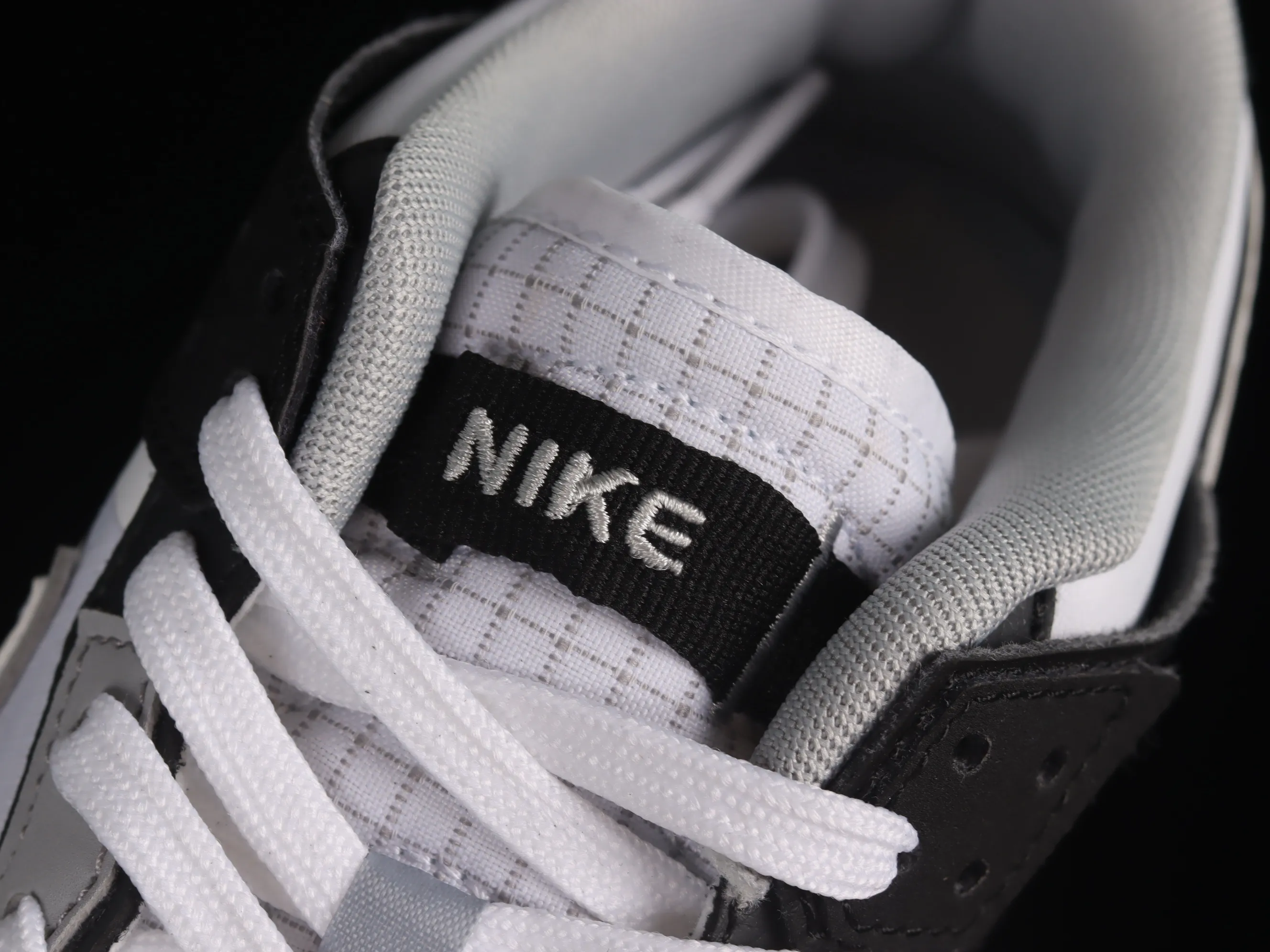 All Categories Nk SB Dunk Series Nk SB Dunk Low Low-top Skateboard Shoes Nk Dunk Scrap "Wolf Grey" Wolf Gray Stitched Low-top Skateboard Shoes DC9723-001
